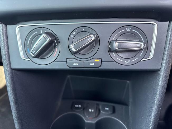 VOLKSWAGEN Polo Photo 30