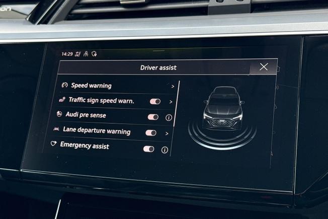 Audi Q8 Photo 56