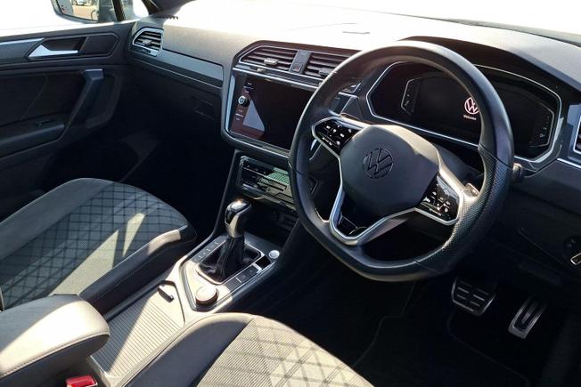 VOLKSWAGEN Tiguan Photo 6