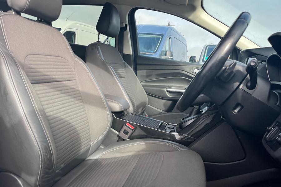 Ford KUGA Photo autoimg-5edc4f92e3ea510c2f400899637c8e03dcd28e9e.jpg