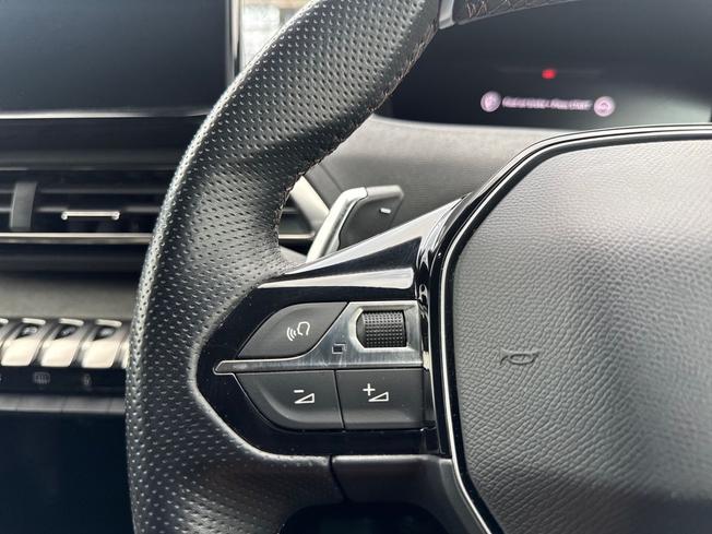 PEUGEOT 5008 Photo 16