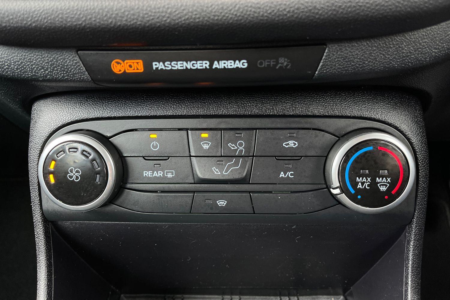 Ford FIESTA Photo 39
