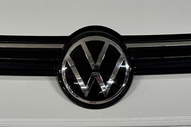 Volkswagen Golf Photo 32