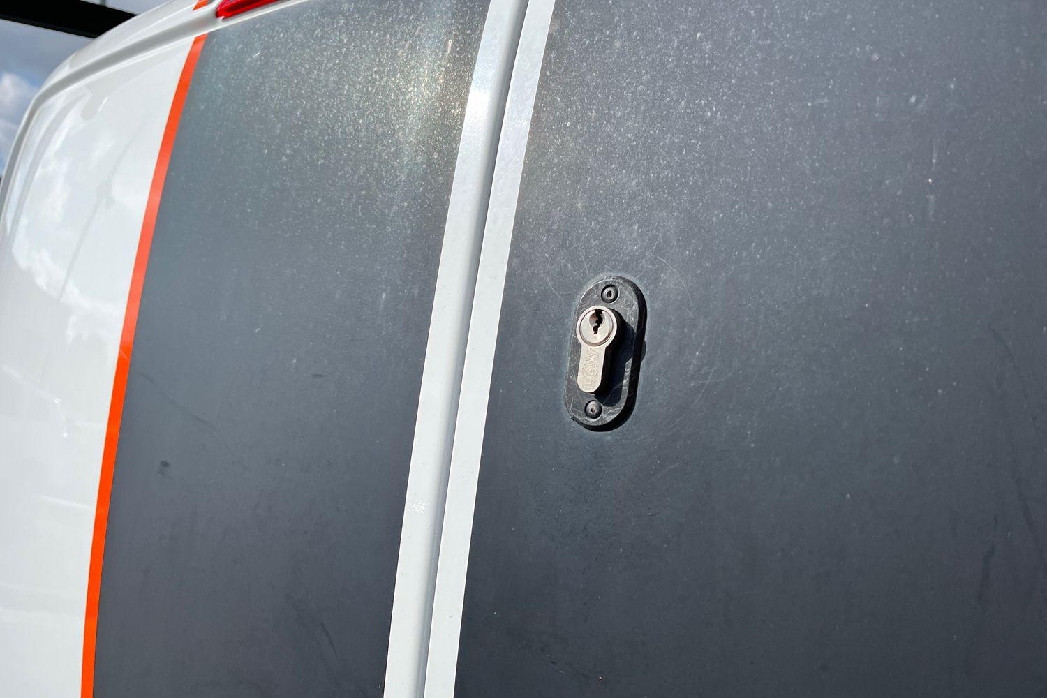 Ford TRANSIT CUSTOM Photo 24