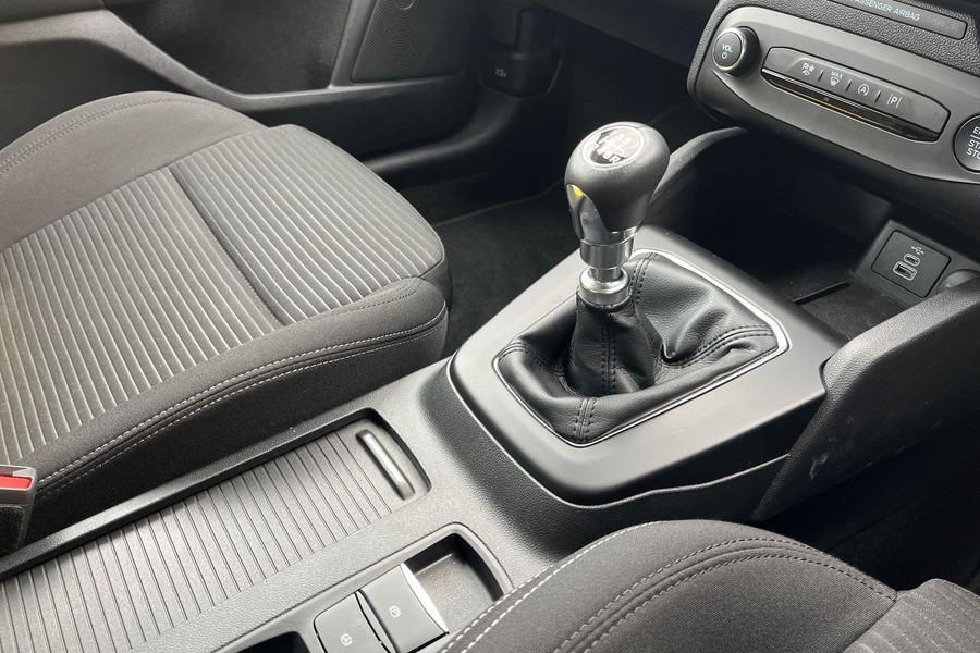 Ford FOCUS Photo autoimg-5ee1b0ad462b9ea69fa1eb1d29b7d517016e6441.jpg