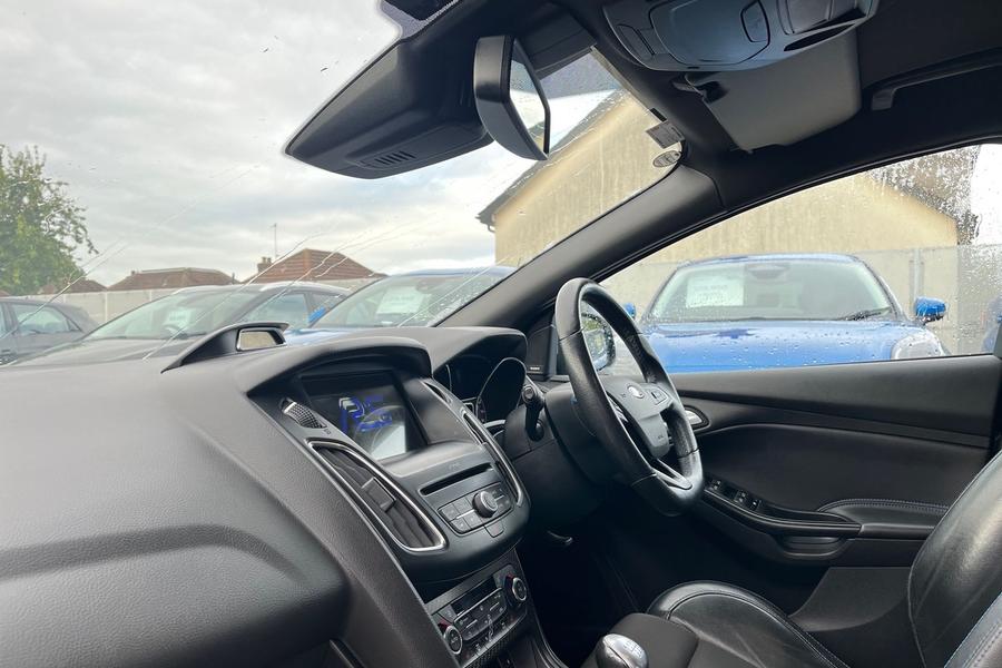 Ford FOCUS RS Photo autoimg-5ee3784e0f6c6d74492ba5c36645d345ef4fc40d.jpg