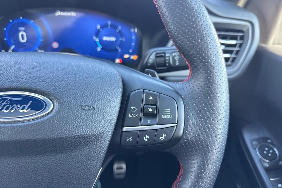 Ford KUGA Photo autoimg-5ee4b8db50a6ebdf823a8cd335f9cf0dc53d0e77.jpg