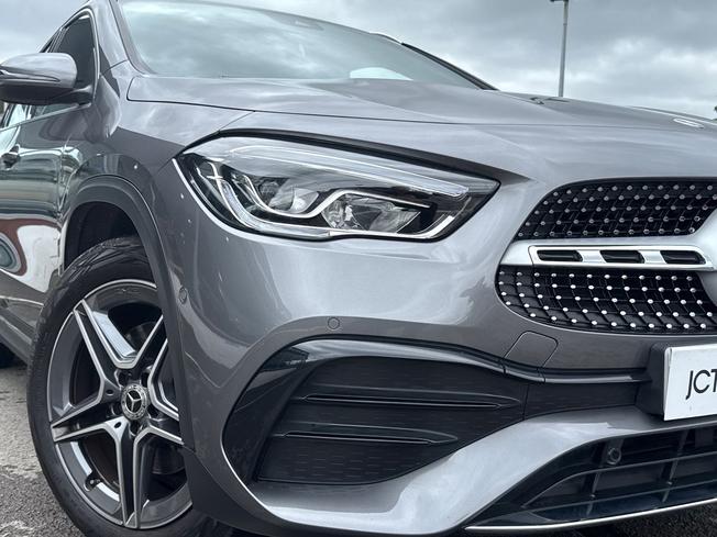 MERCEDES-BENZ GLA Photo 19