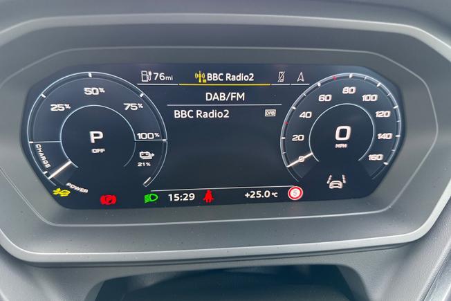 Audi Q4 Photo 15
