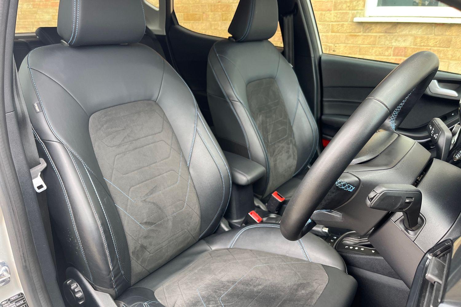 Ford FIESTA Photo 16