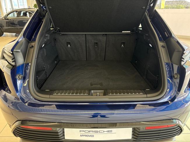 PORSCHE Macan Photo 19