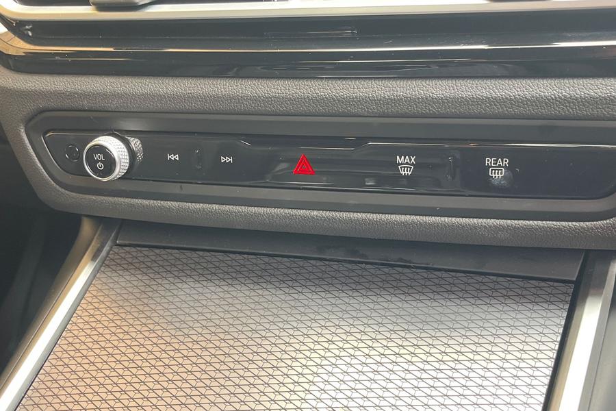 BMW 3 SERIES Photo autoimg-5ef7c8cd0b99120bcbebb6c117c5e38d0d143b00.jpg