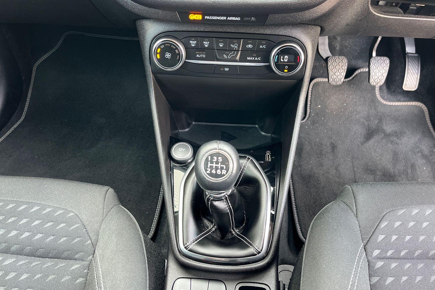 Ford Fiesta Photo 30