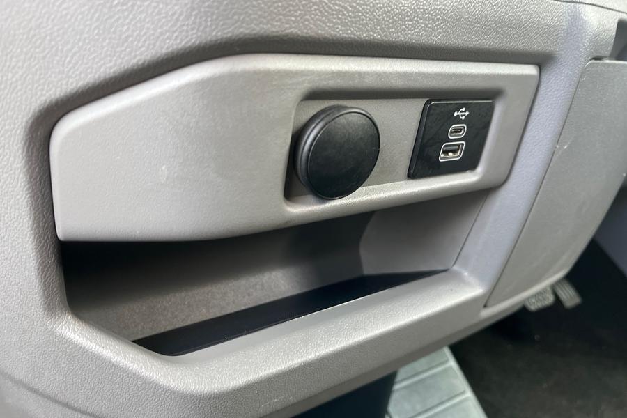 Ford TRANSIT CUSTOM Photo autoimg-5ef9a17403e6c2a01900daa6864094b00052a513.jpg