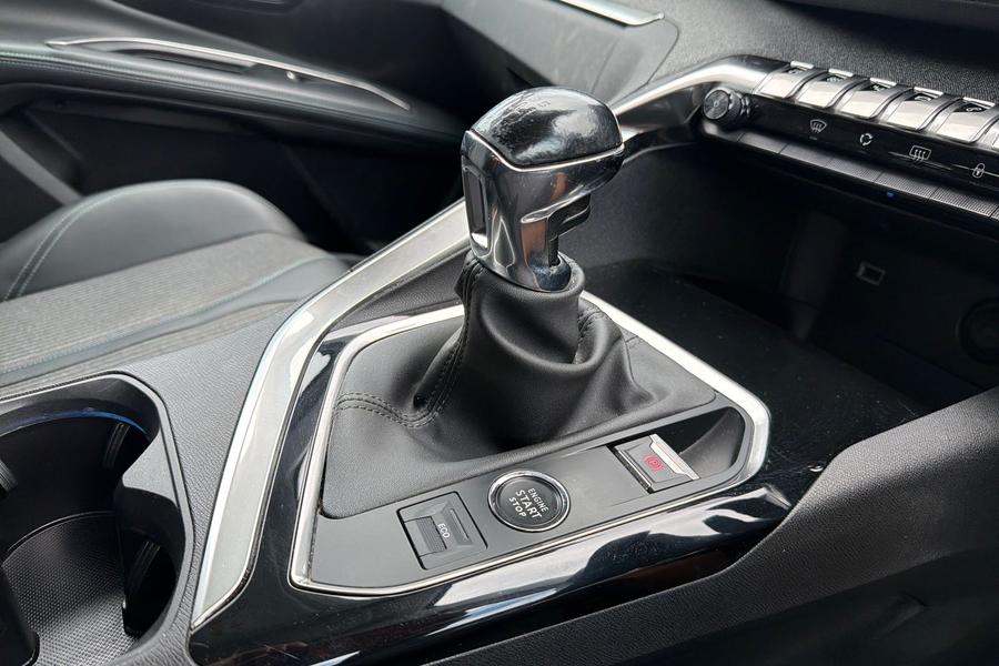 Peugeot 5008 Photo autoimg-5efba0891328767230588e2408acdf798b0be764.jpg