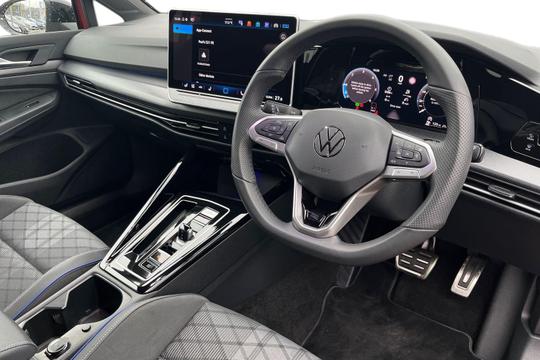 Volkswagen Golf Photo autoimg-5f0160ee3edd547822521f712523f281be827d2c.jpg