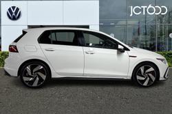VOLKSWAGEN Golf Photo 4