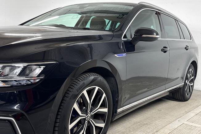 VOLKSWAGEN Passat Photo 40