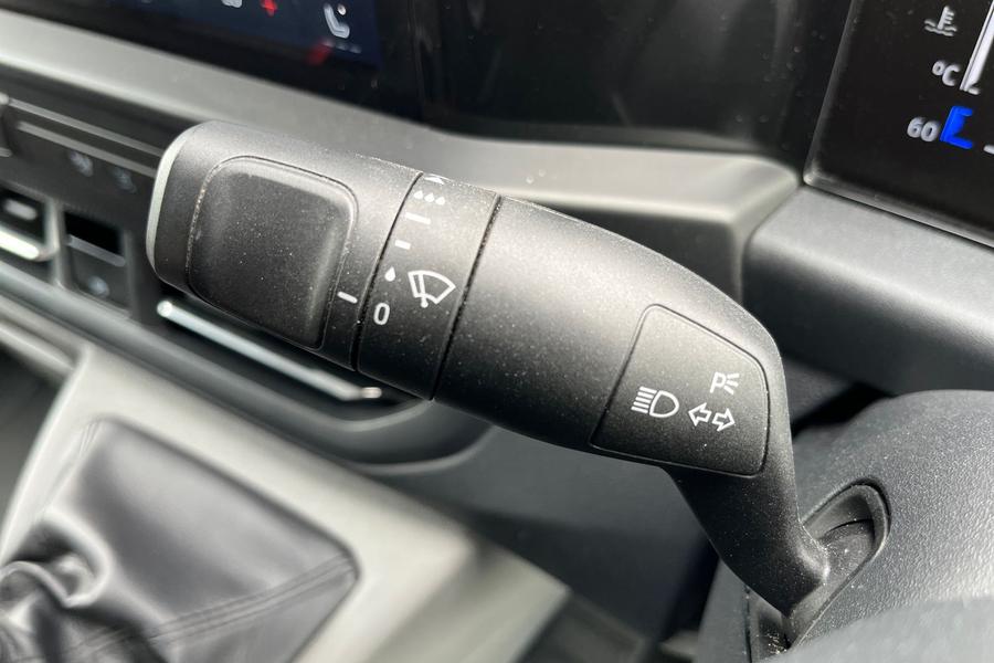 Ford TRANSIT CUSTOM Photo autoimg-5f0cf7485b18dca83b823219685c07451cede96a.jpg