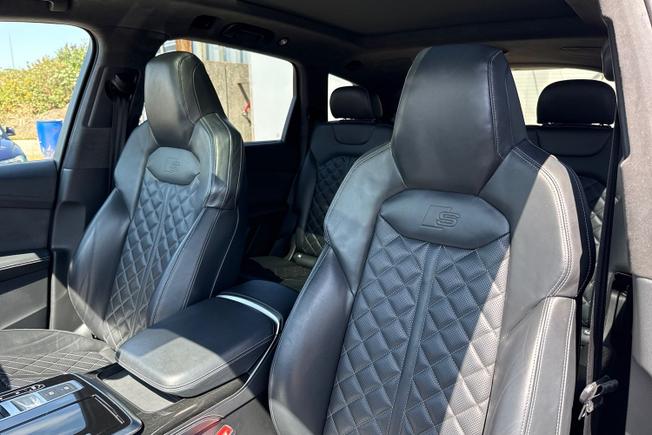 AUDI Q7 Photo 55