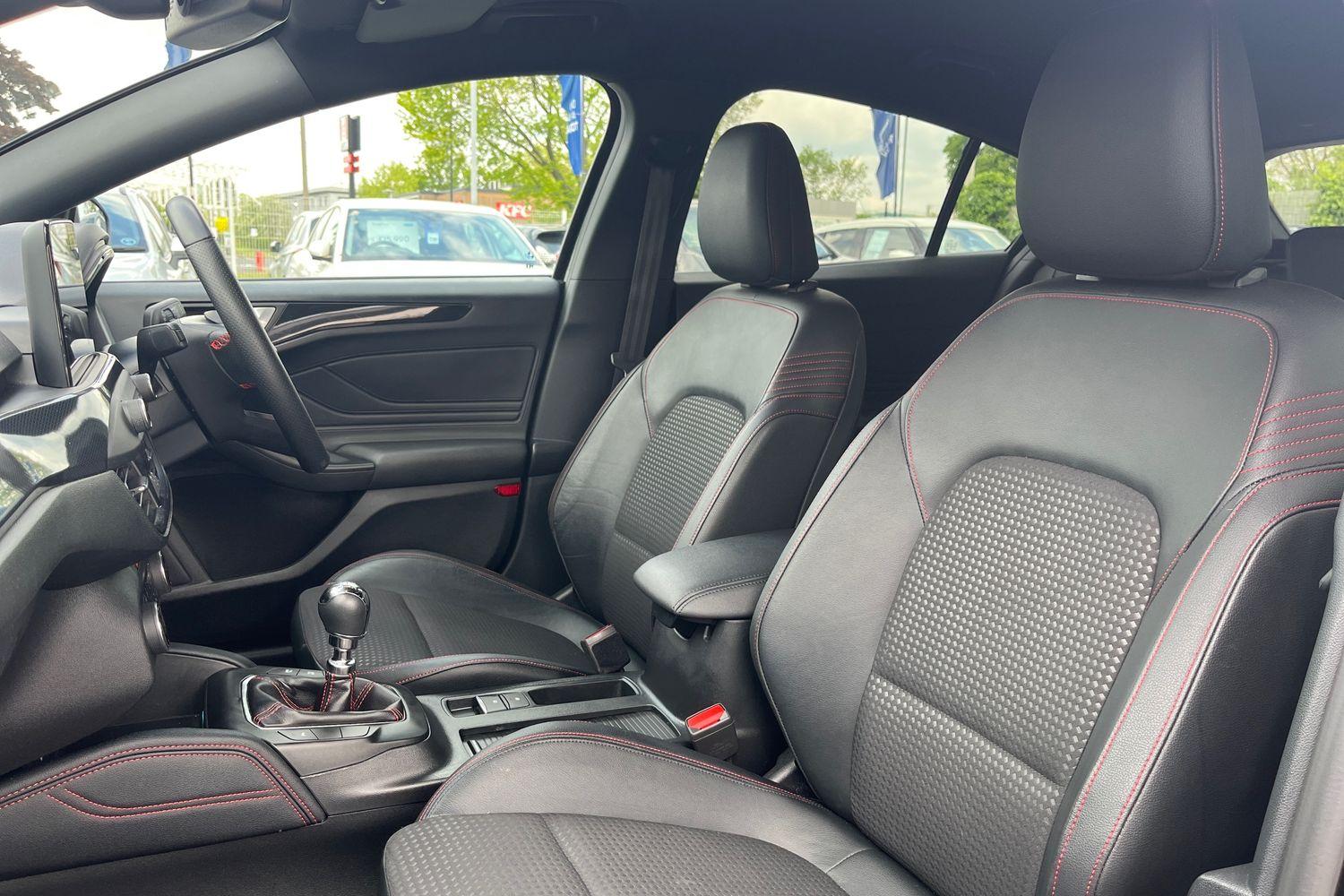 Ford FOCUS Photo 18