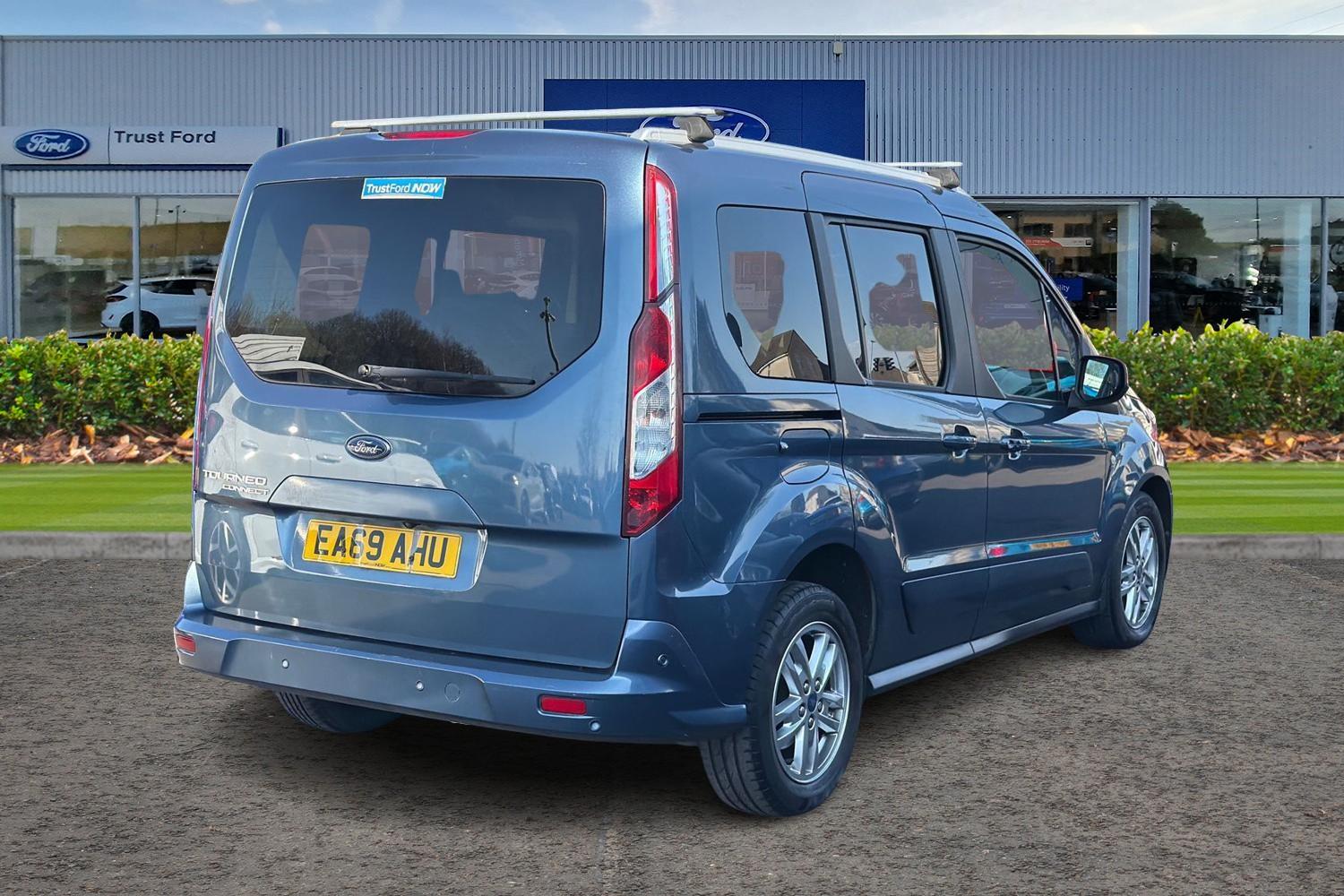 Ford TOURNEO CONNECT Photo 3