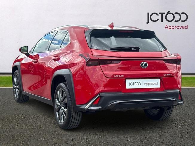 LEXUS Ux Photo 3
