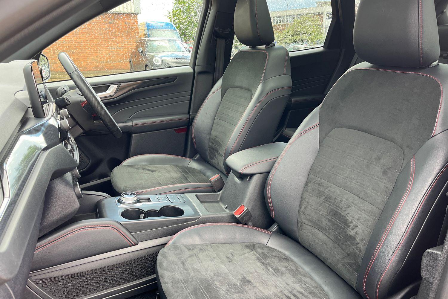 Ford KUGA Photo 18