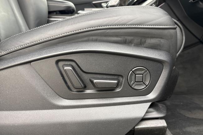 AUDI Q7 Photo 31