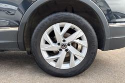 VOLKSWAGEN Tiguan Allspace Photo 5