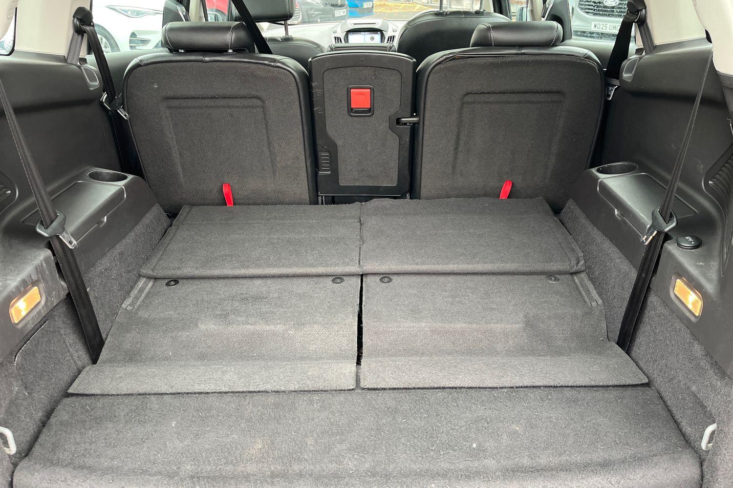 Ford GRAND C-MAX Photo 20