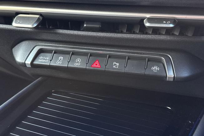 AUDI Q3 Photo 38