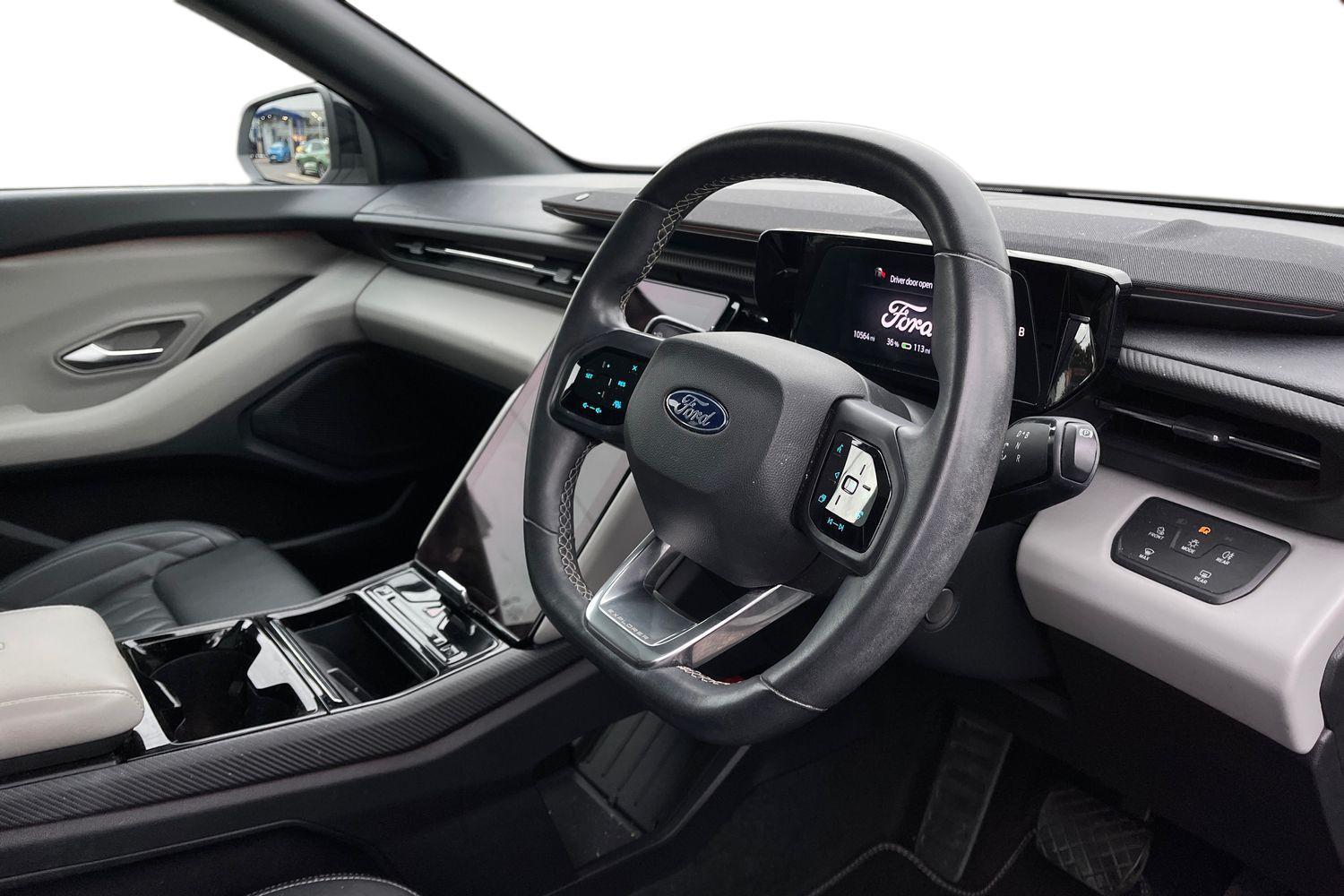 Ford Explorer Photo 8