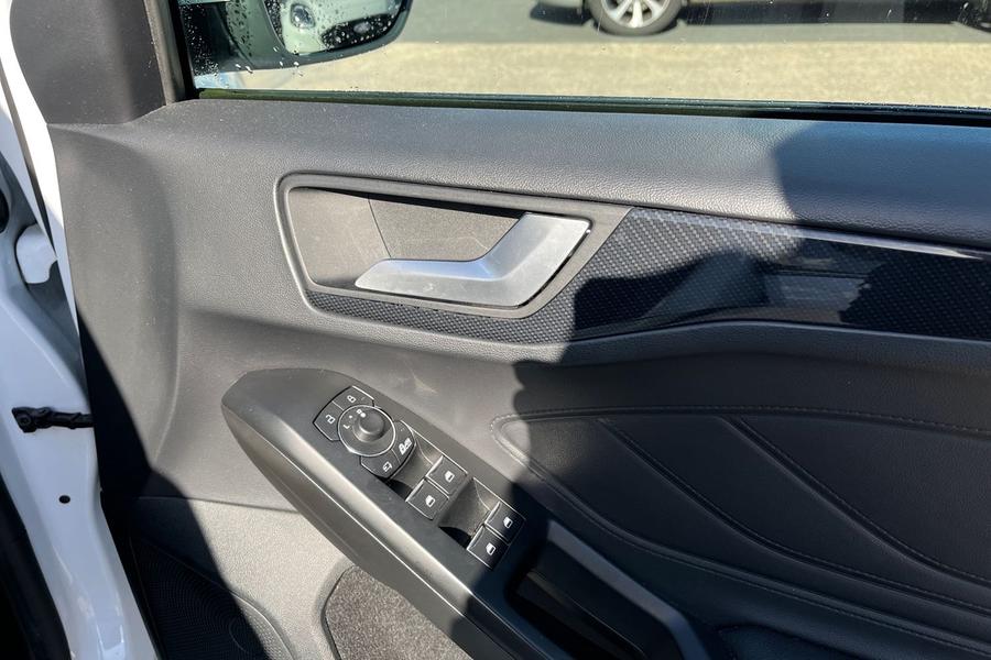 Ford FOCUS Photo autoimg-5f3394a47a85ec6e51f457d5042ac839df8c1196.jpg