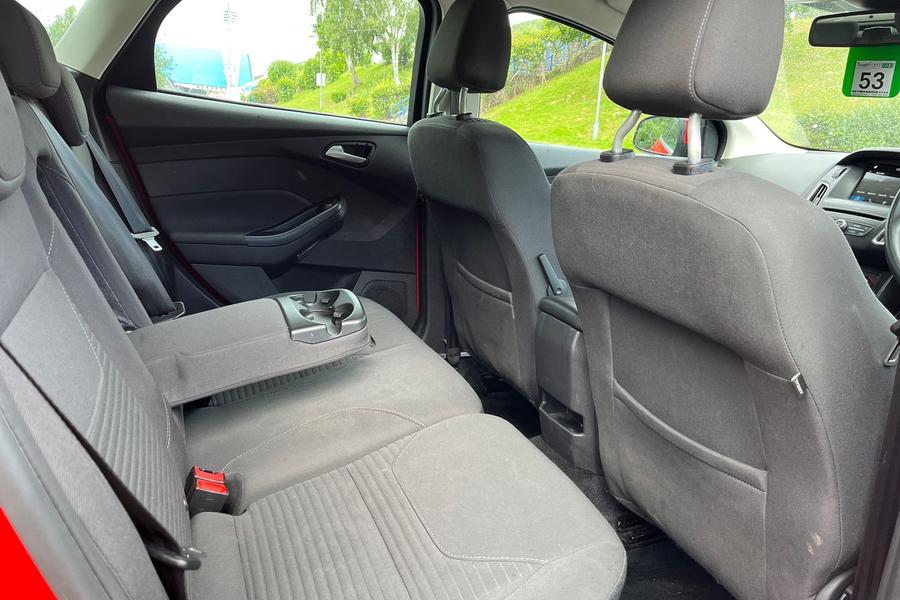 Ford FOCUS Photo autoimg-5f39586e1993083d6904521fa965fc6d33f400f8.jpg