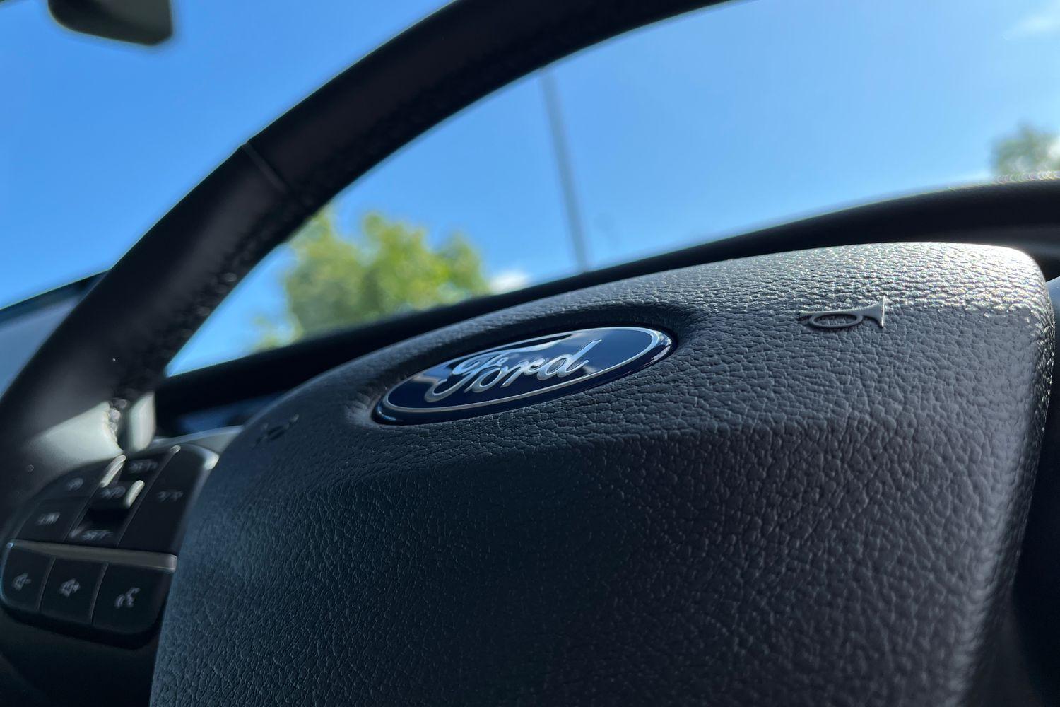 Ford E-TRANSIT Photo 36