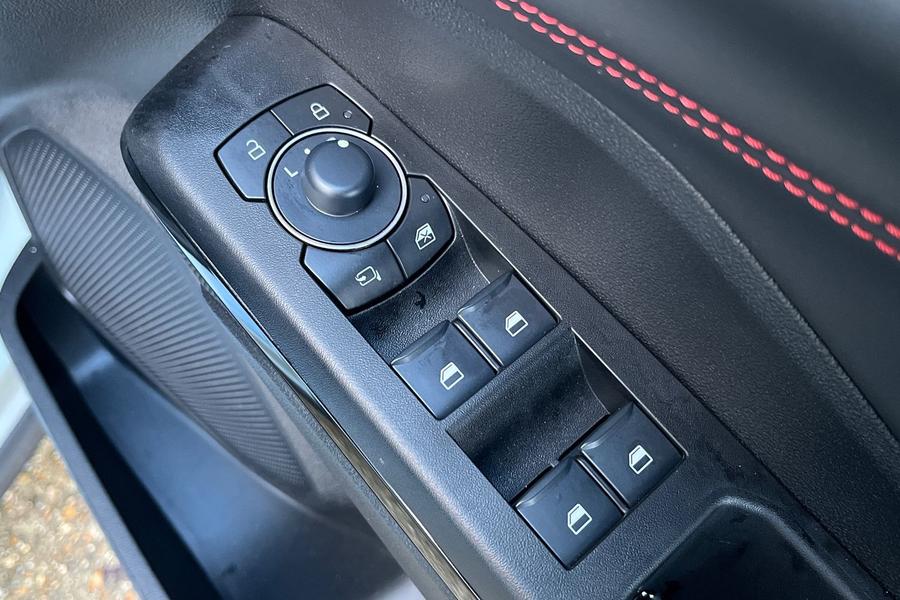 Ford PUMA Photo autoimg-5f3f0c9dcb512f14c05d66a918c7ecd95d6e195a.jpg