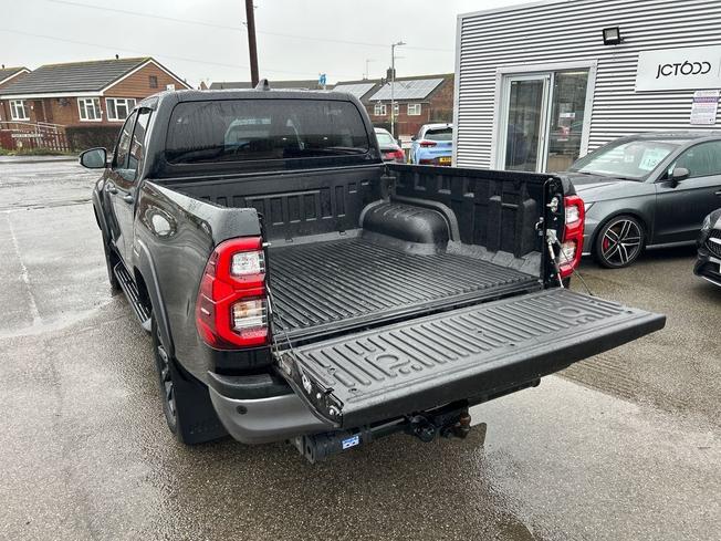 TOYOTA Hilux Photo 35