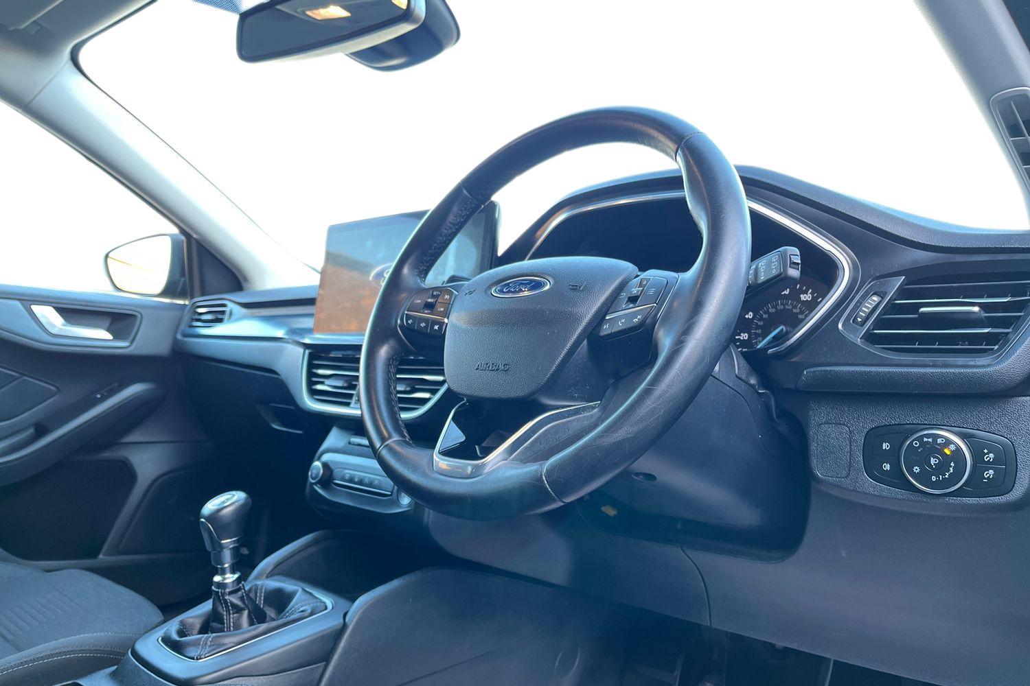 Ford FOCUS Photo 8