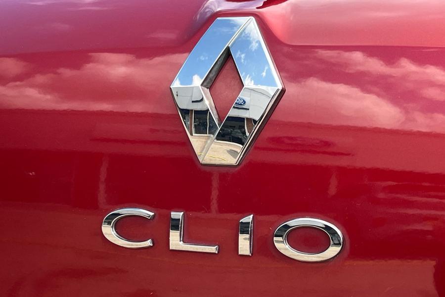 Renault CLIO Photo autoimg-5f438a4f5fab7695438e67334a2f5779b2c2b4d6.jpg