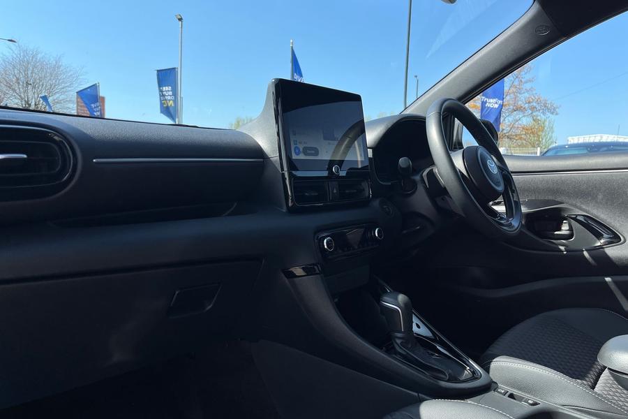 Toyota YARIS Photo autoimg-5f442c905b1ddd0d76643ce160a28286a1552629.jpg