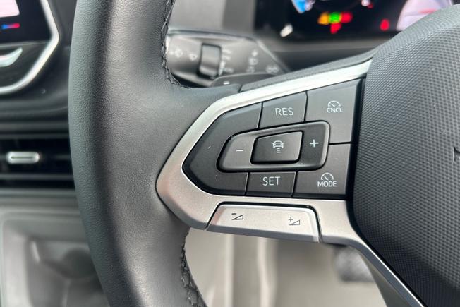 VOLKSWAGEN Grand California Photo 16