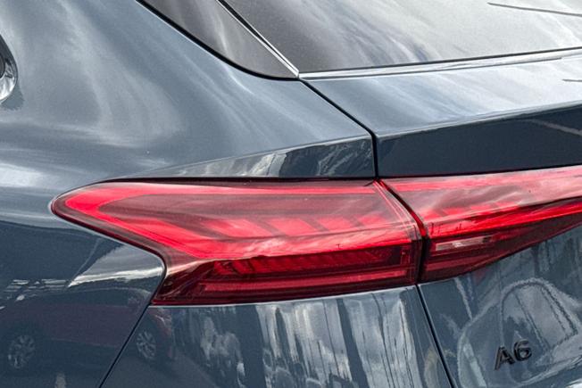 AUDI A6 E-Tron Avant Photo 18