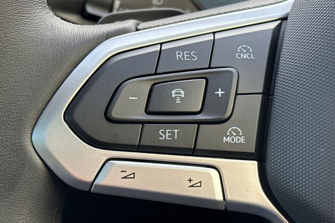 VOLKSWAGEN Passat Photo 16