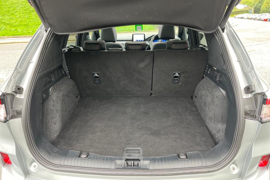 Ford Kuga Photo autoimg-5f559667ed9ce7b432092b9cadb7cfd541eedb29.jpg