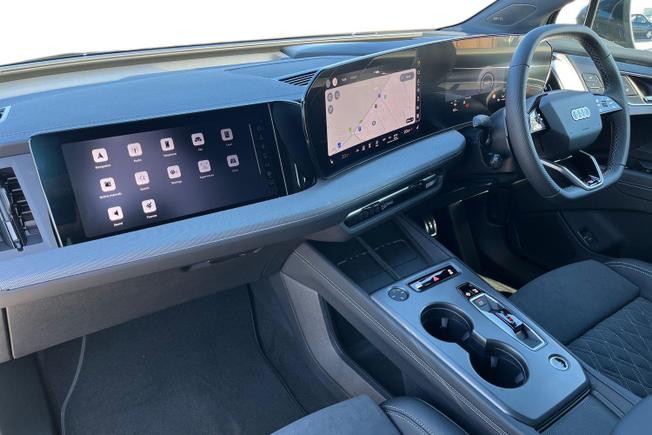 Audi Q4 e-tron Photo 2