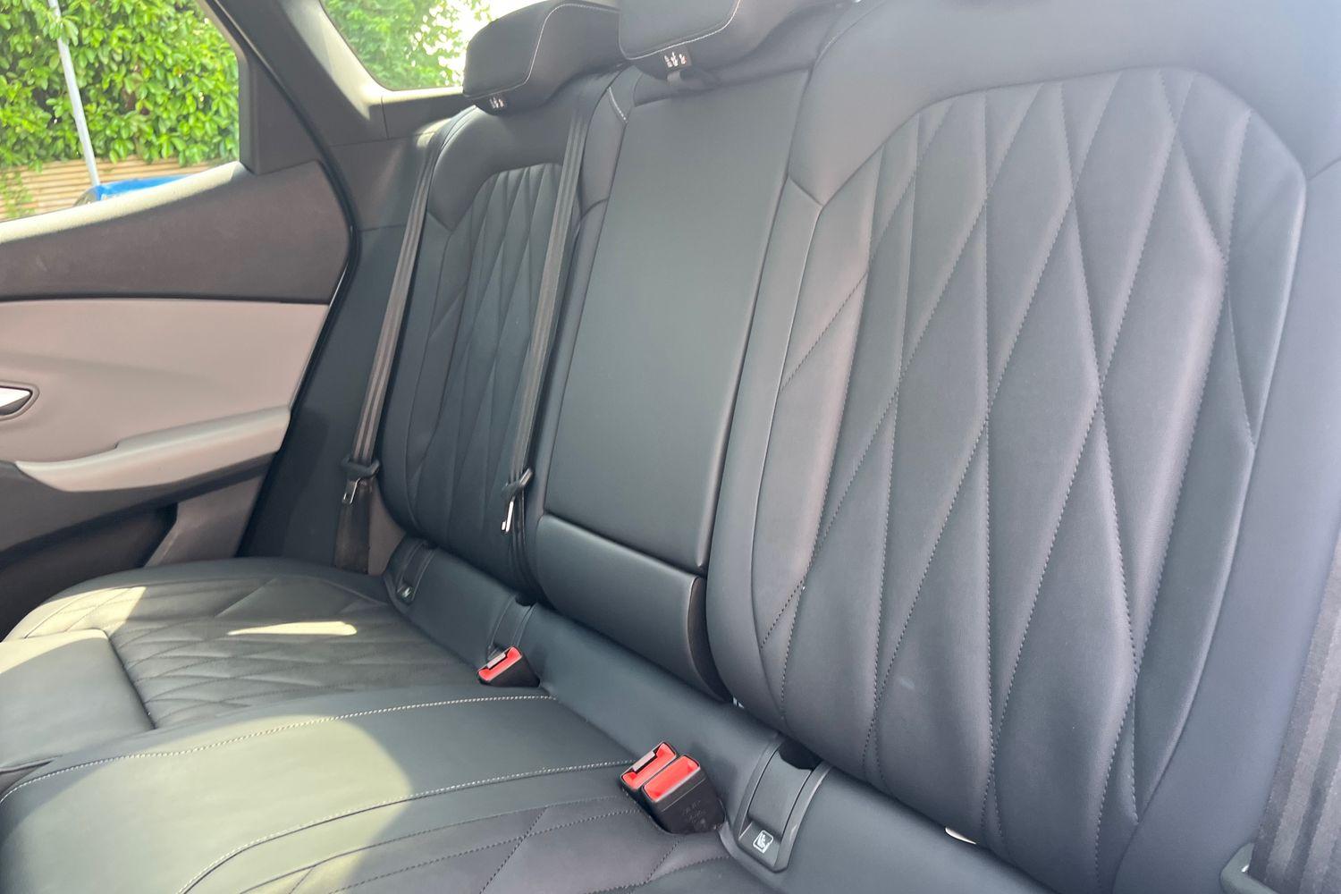 Ford Explorer Photo 19
