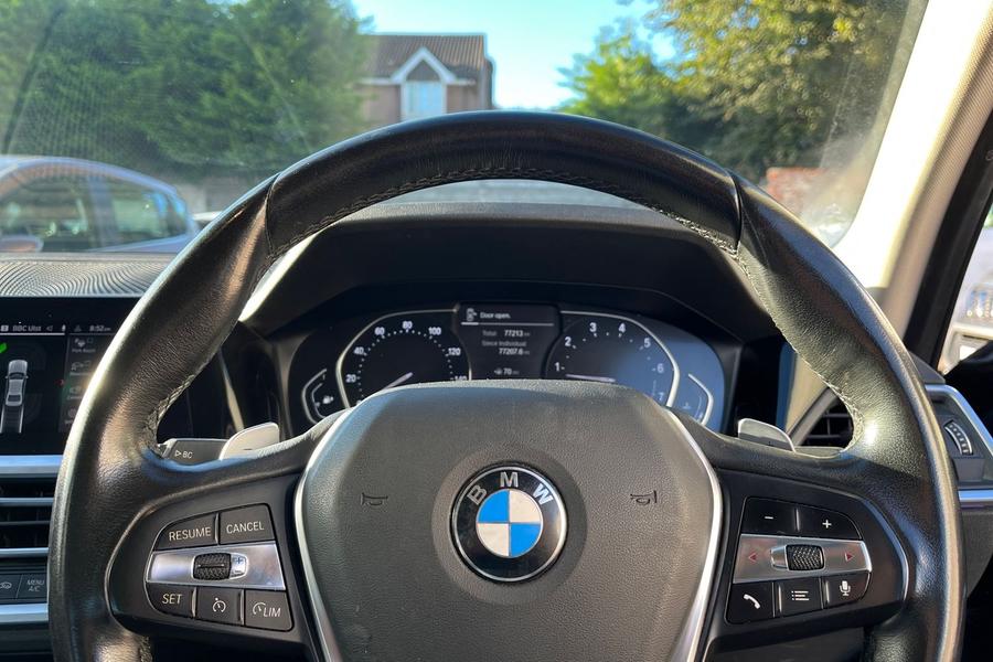 BMW 3 SERIES Photo autoimg-5f5b0ed6d81dbd3fec9a38be9839bafcb1409b6a.jpg