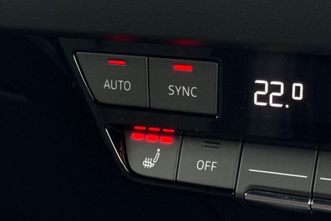 AUDI  Q4 Photo 29