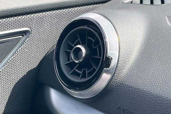 AUDI Q2 Photo 35